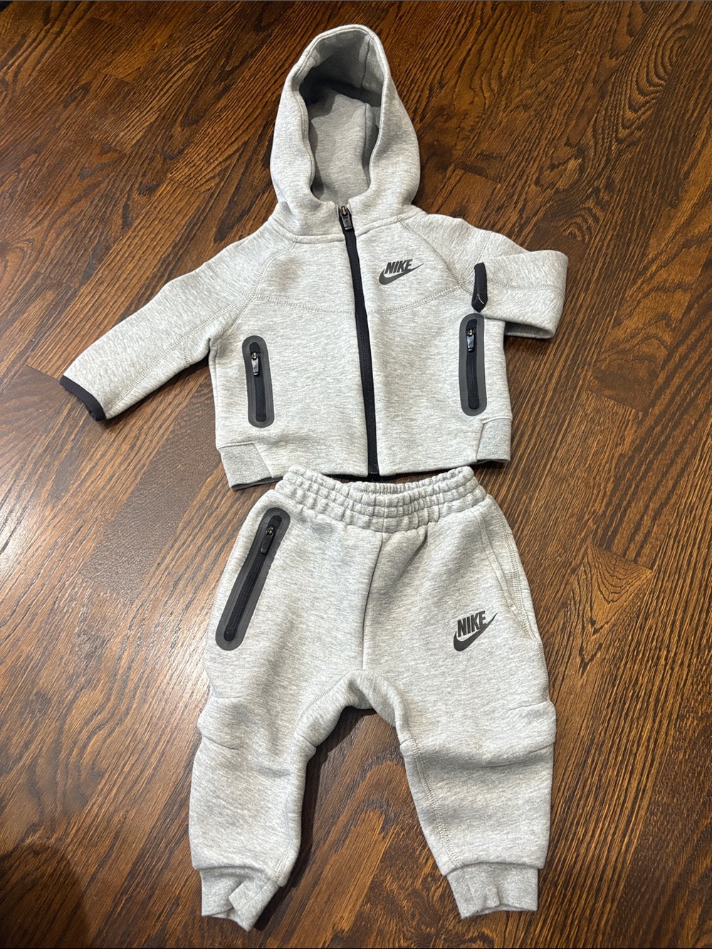 12M Nike Sportswear Tech Fleece Full-Zip Set